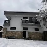 бутикова къща марая * Kostel
